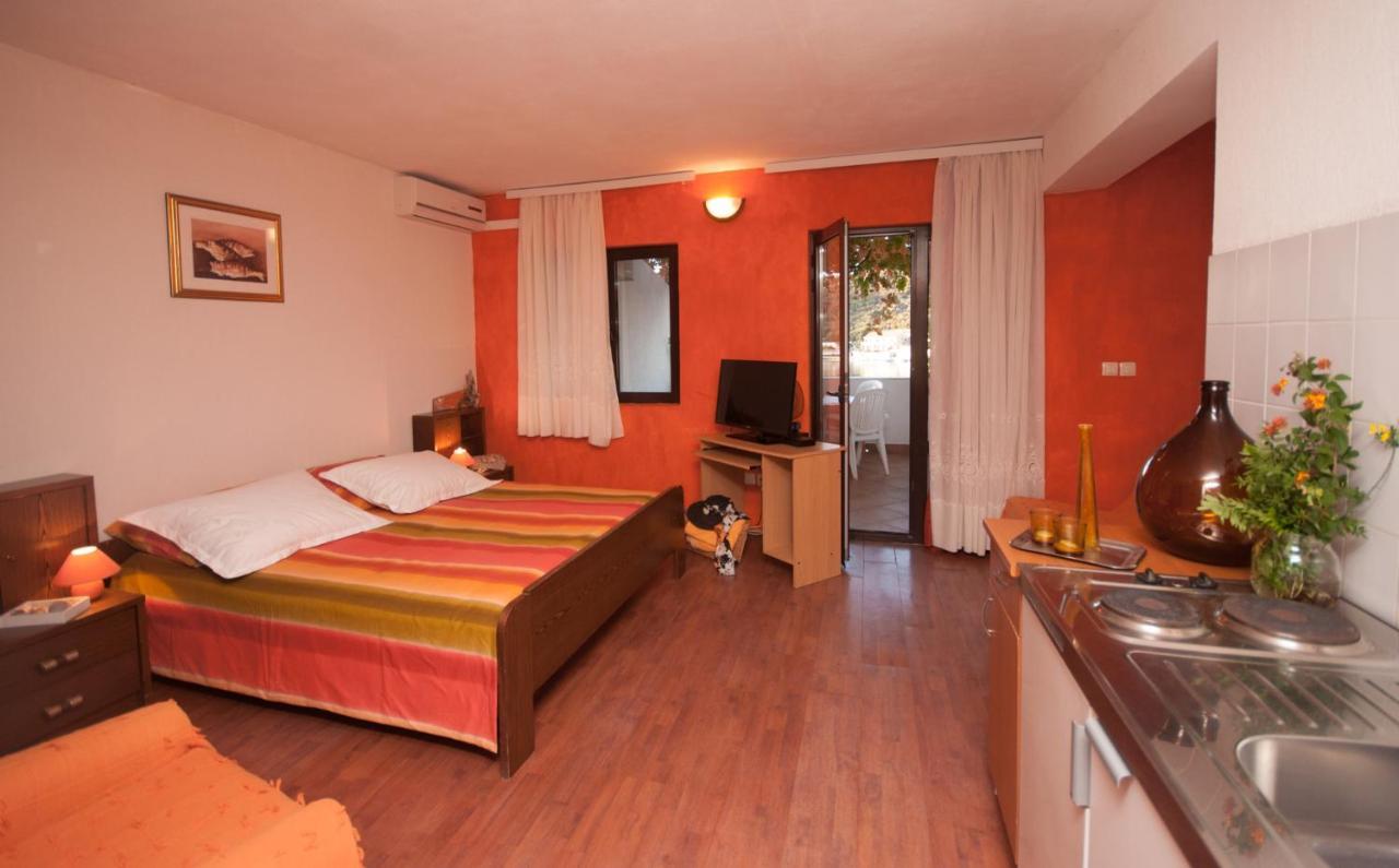 Apartmani Jagoda Lastovo Exterior photo